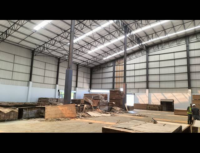 4,000M² WAREHOUSE TO LET IN KWAMASHU